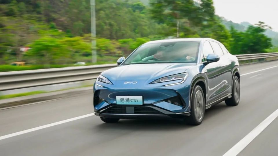 国产一哥又出"王炸",新平台,新电机,底盘超预期,目测要火!