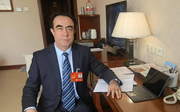 马合木提·吾买尔江代表:新疆和田要为全国提供更多稀缺矿产资源_腾讯