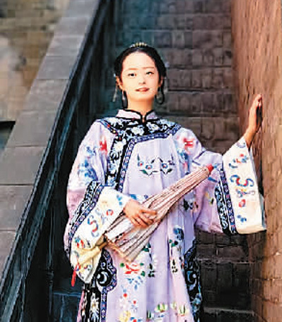 何苇杭韦楷时周子祺姚骞然贺远航刘子禛读万卷书,行万里路■ 何苇杭