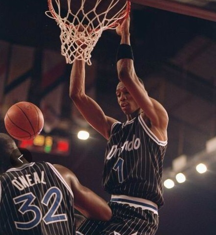 奥尼尔:离开魔术并不后悔,我想成为首位拿到1亿美元的球员