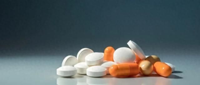 三唑仑片如何造就“消失的她”_腾讯新闻
