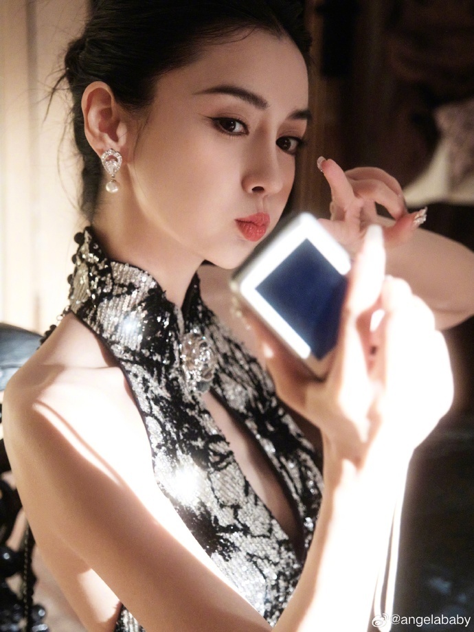 angelababy晒自拍即将全面回归