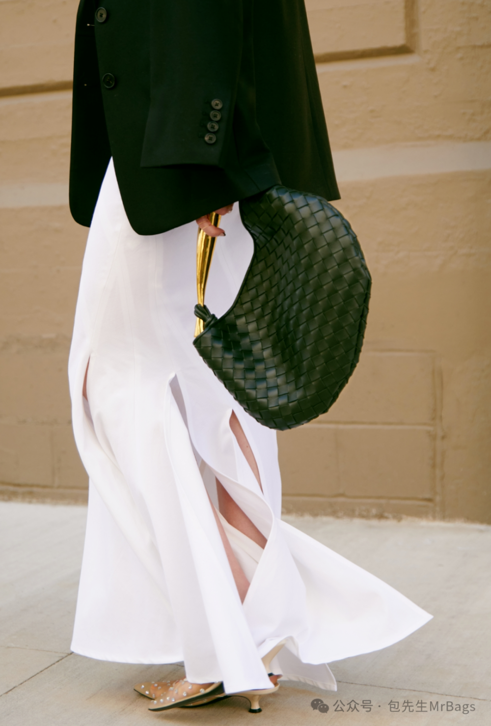 参考价格:36,000 cnyguccigucci今年用一抹亮眼的ancora红席卷了整个