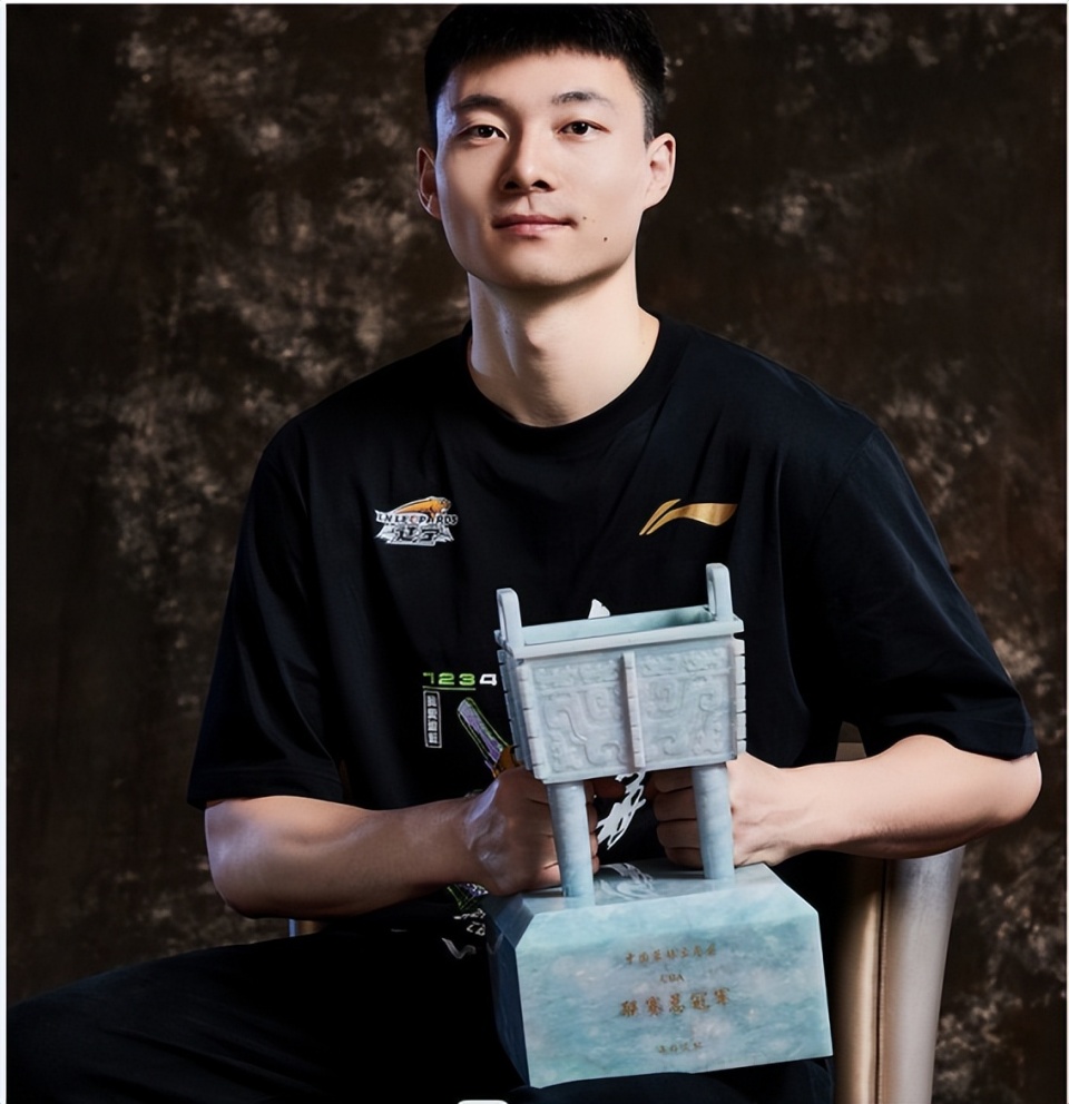 暖心!辽宁球迷说能打过鄢手骐,郭艾伦:你要能打过手帝我给你跪下_腾讯