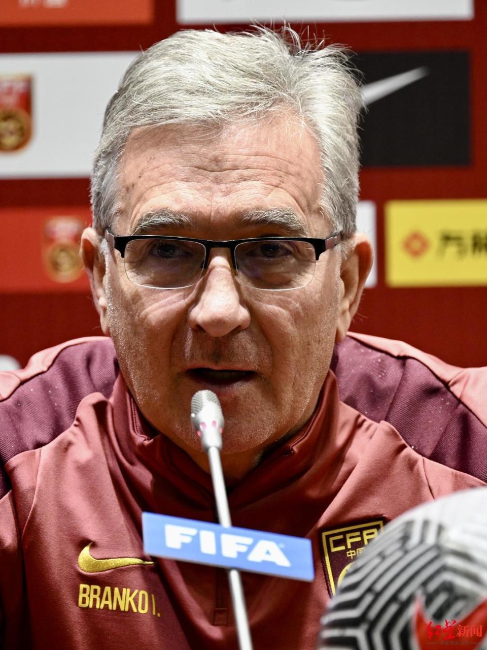 国足主帅伊万展望中泰生死战:我们不仅要赢球,还要踢得更具攻击性