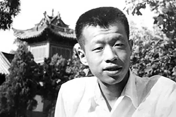他过完了自己选择的有趣人生!