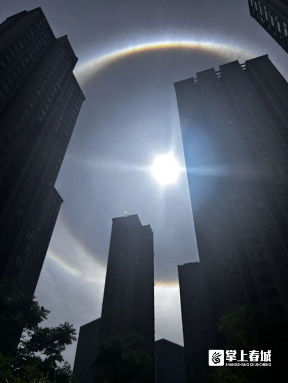 刚刚,昆明天空惊现神奇一幕!朋友圈都传疯了