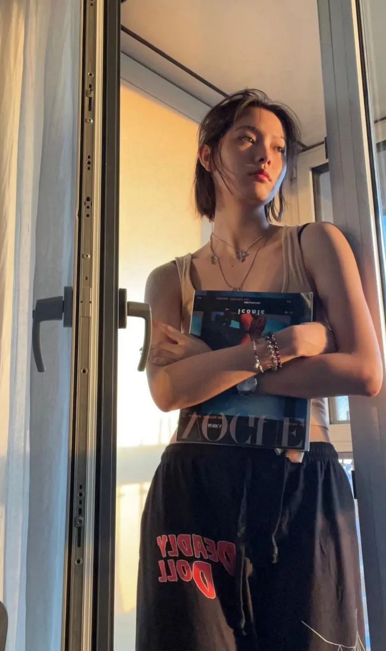 时髦酷女孩的夏天,长什么样?