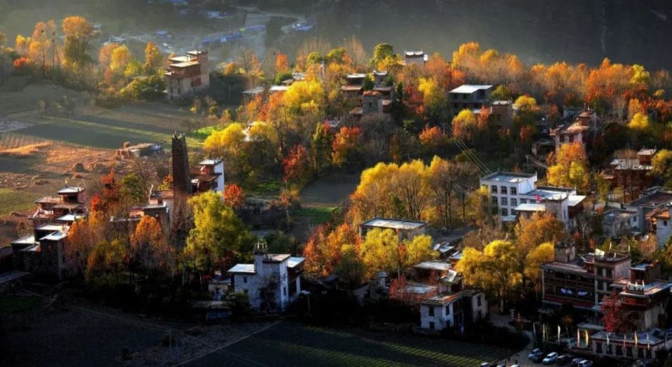 假期将近,来赏"美人谷·丹巴"秋韵之静美._腾讯新闻