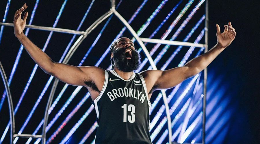 走投无路的哈登:堂堂mvp混得好惨啊_腾讯新闻