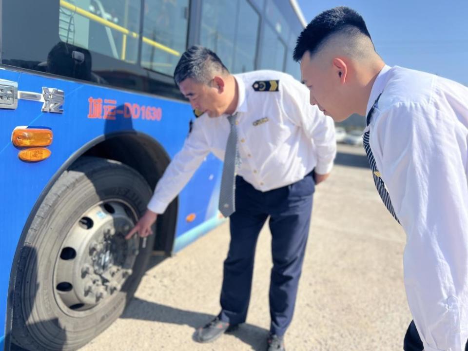 常年招聘仍未"吃饱"!青岛公交司机"青黄不接","00后"接过方向盘