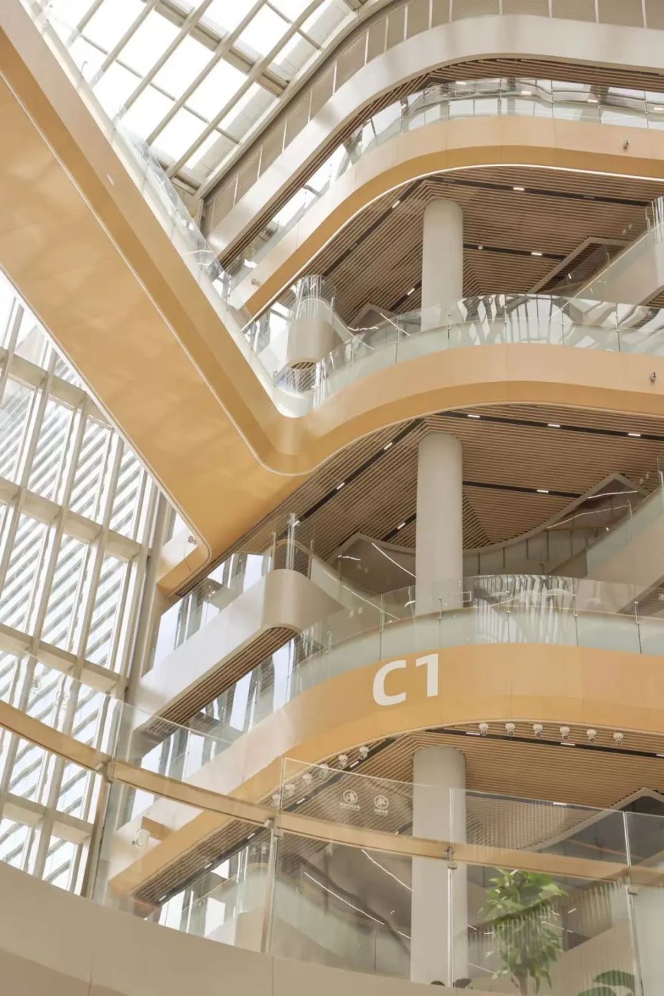 "带薪摸鱼"不是梦!实探阿里巴巴北京新园区:一言不合就逛街