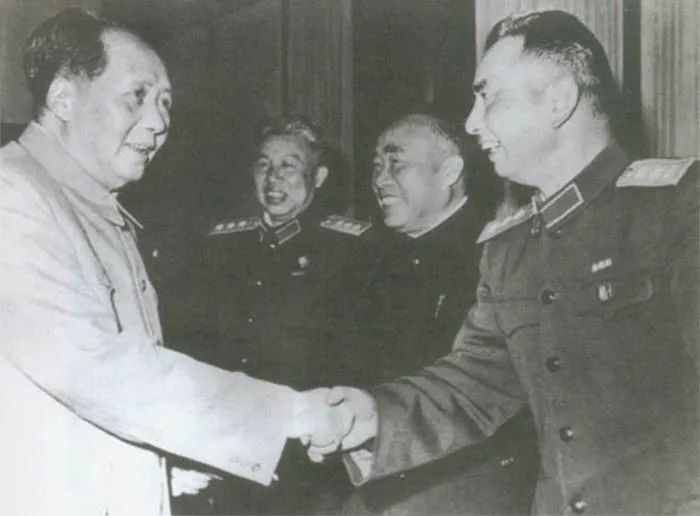 杨勇：百战百胜的开国上将，威名赫赫的“三杨”之一，勇冠三军深受毛主席喜爱_腾讯新闻
