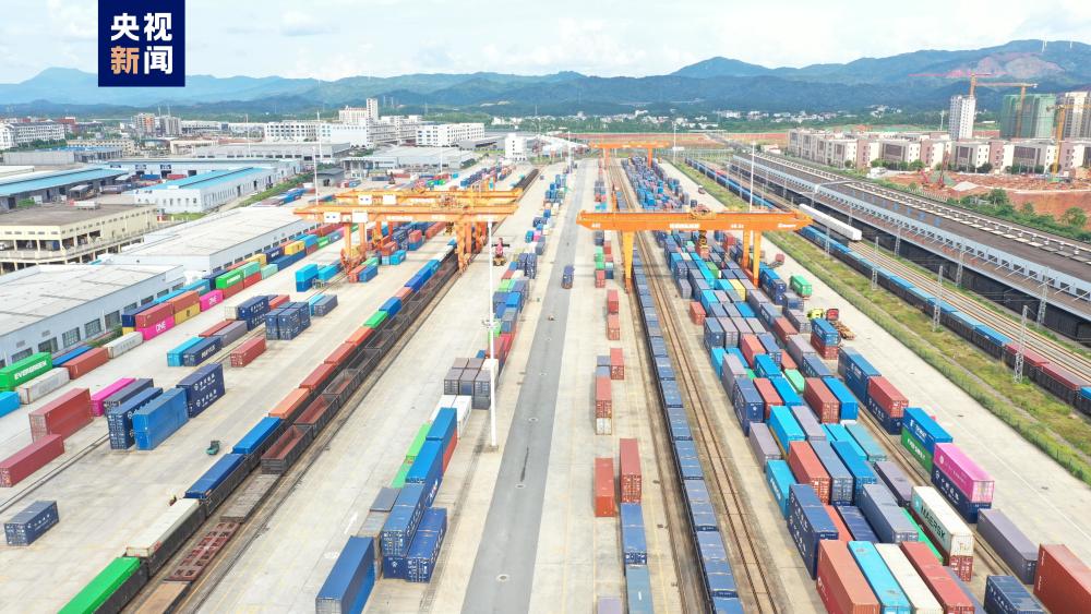 木家具产业是江西省赣州市南康区的优势产业,首位产业,也是赣州市