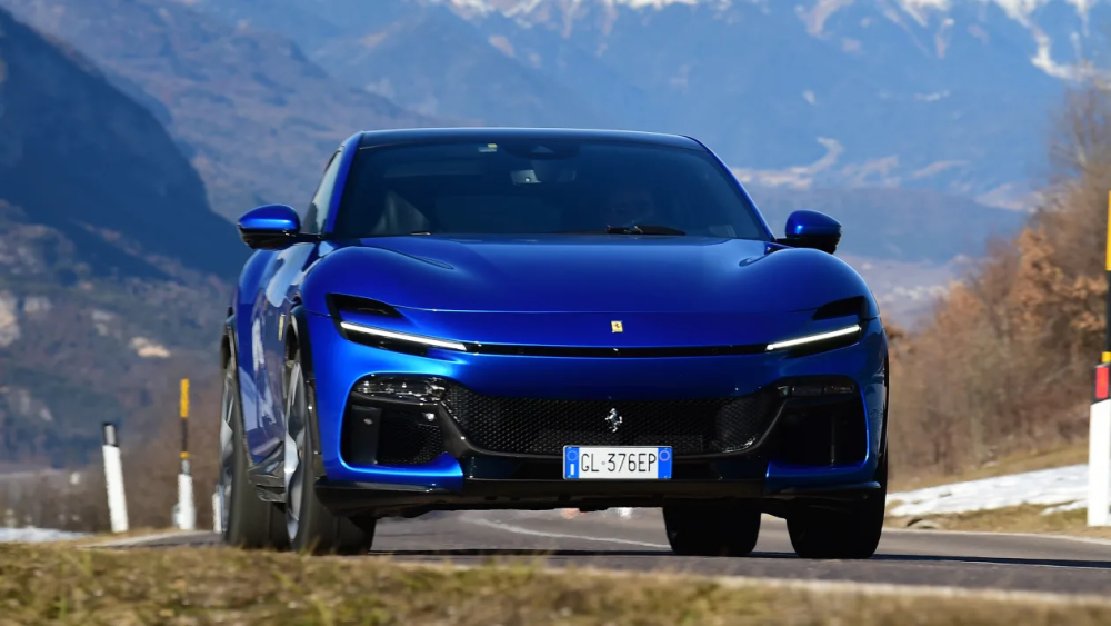 彰显12缸的魅力法拉利purosangue大量实拍图发布