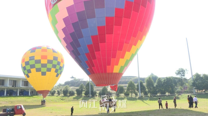 入园人数超十万 川南大草原草地狂欢节持续高热_腾讯新闻