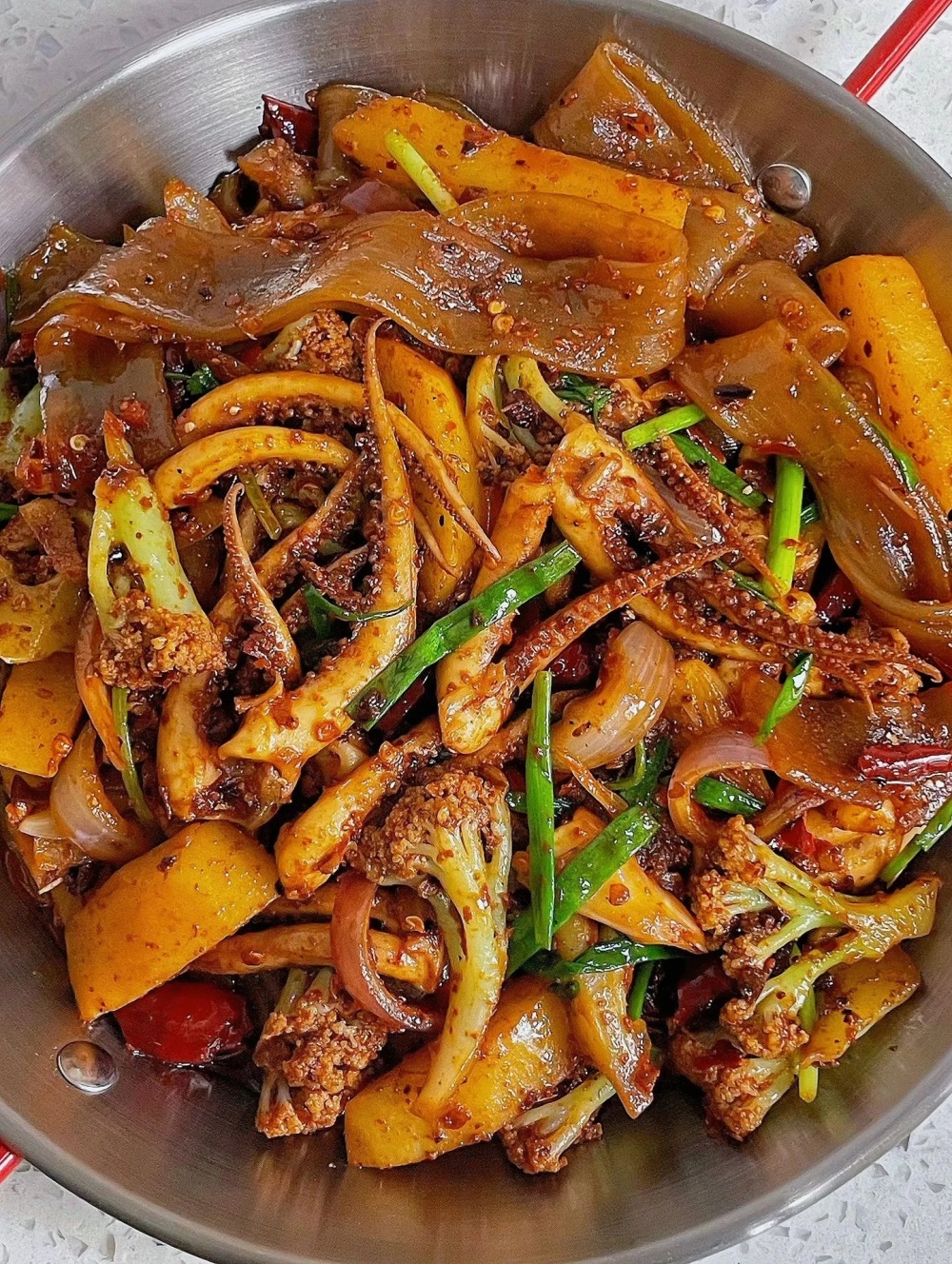 干锅鱿鱼香辣过瘾,口感爽脆,一上桌就被抢光了_腾讯新闻