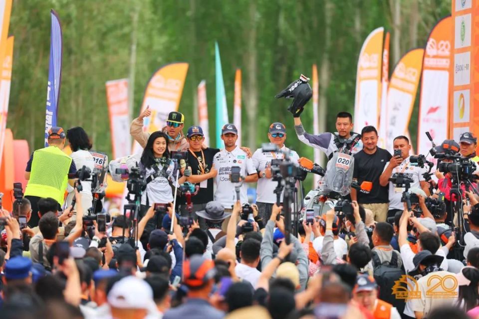 2024中国环塔国际拉力赛盛大开幕火热发车