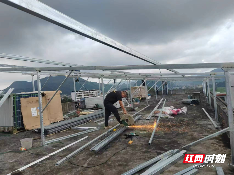 宜章县笆篱镇黄土岭村:第三期光伏发电项目成功并网发电