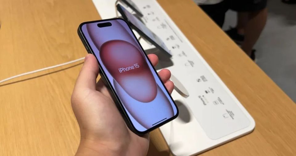 iPhone 15 Plus 上手体验：依然是最适合大众的 iPhone_腾讯新闻