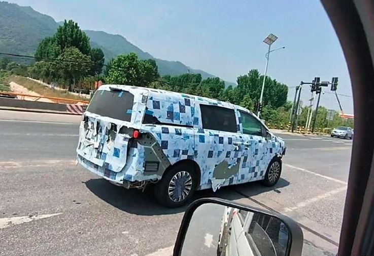 mpv市场急需"换血" 这三款新能源mpv排队中 你更期待谁?