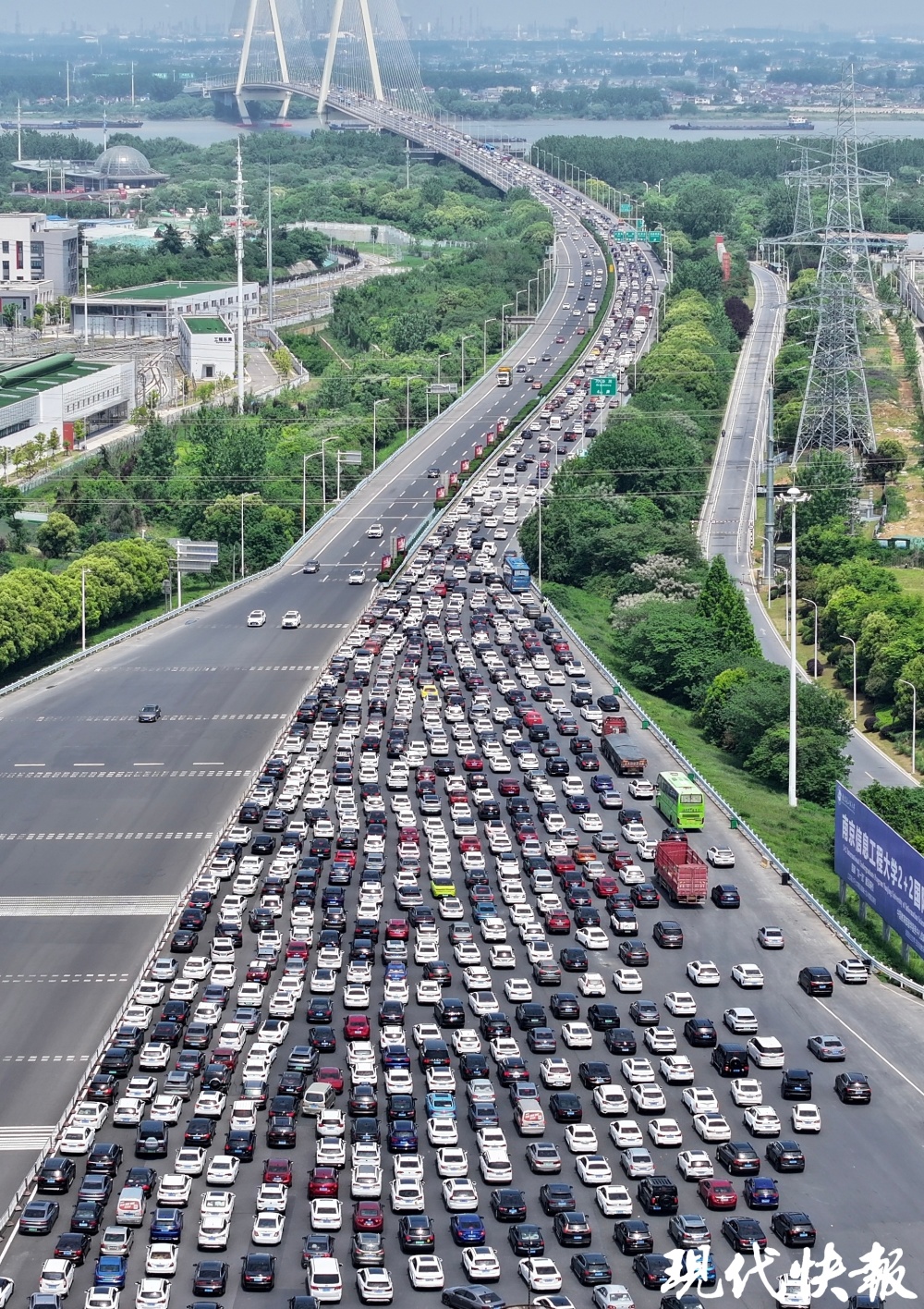 五一假期堵车图片图片