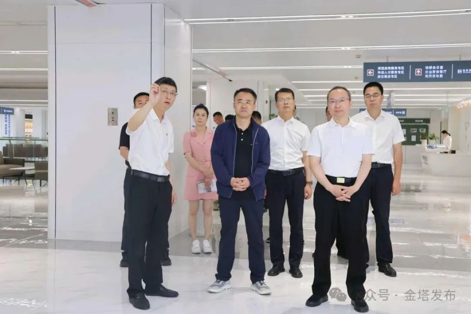 李炯芳在浙江省湖州市吴兴区学习考察