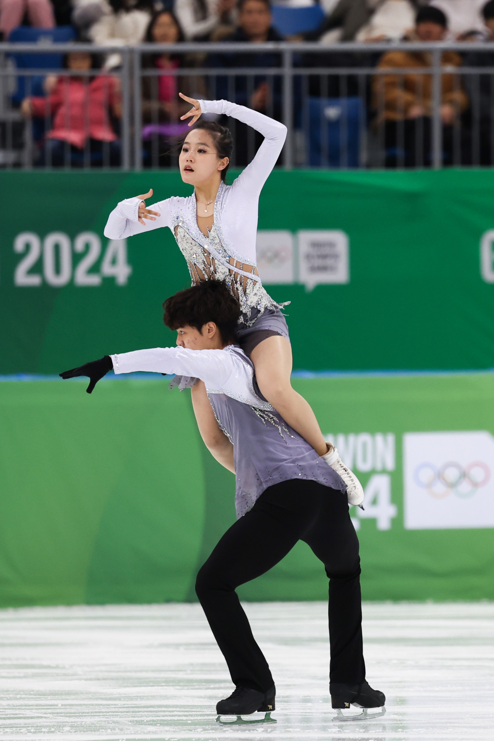 花样滑冰——中国队获团体赛第四名(2)