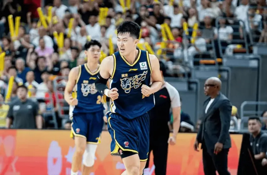 6分=无价！张皓嘉压哨绝杀救广东，从4场2分到G2封神_腾讯新闻