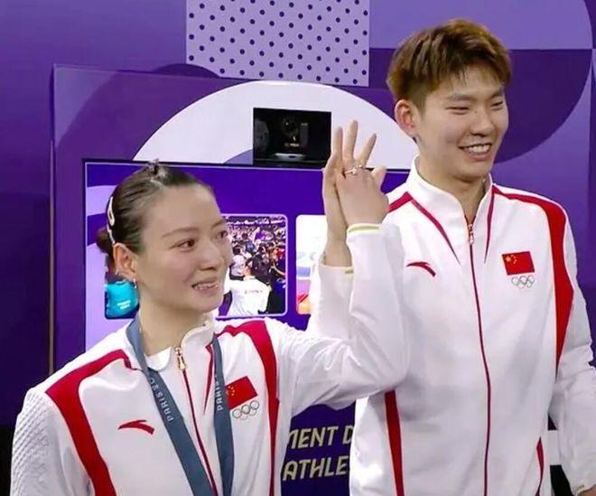 国羽男双选手刘雨辰,巴黎男双赛场失利,却获得了混双奥运冠军