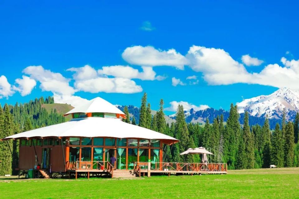 巩留县文旅局副局长英卡尔:"今年,我县对各景区道路,停车场,旅游公厕