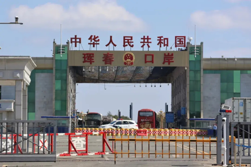 珲春市是一座近海口岸旅游城市,这里拥有4个国家级口岸,珲春口岸,珲春