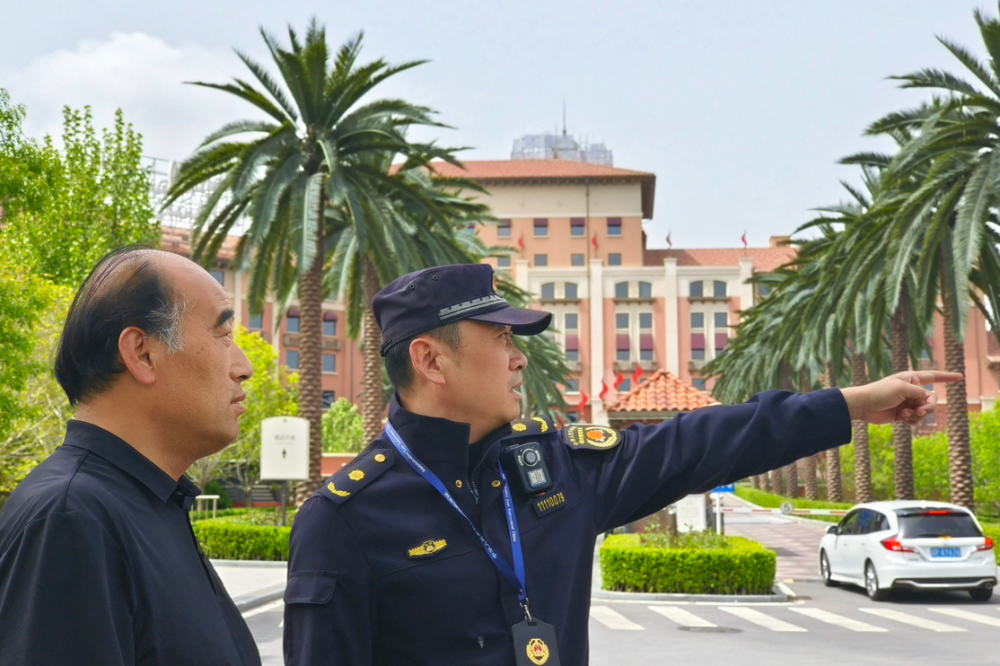 守着北京环球度假区城管队长越是节假日越不能放松