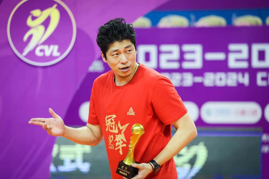 这个夜晚属于上海男排_腾讯新闻