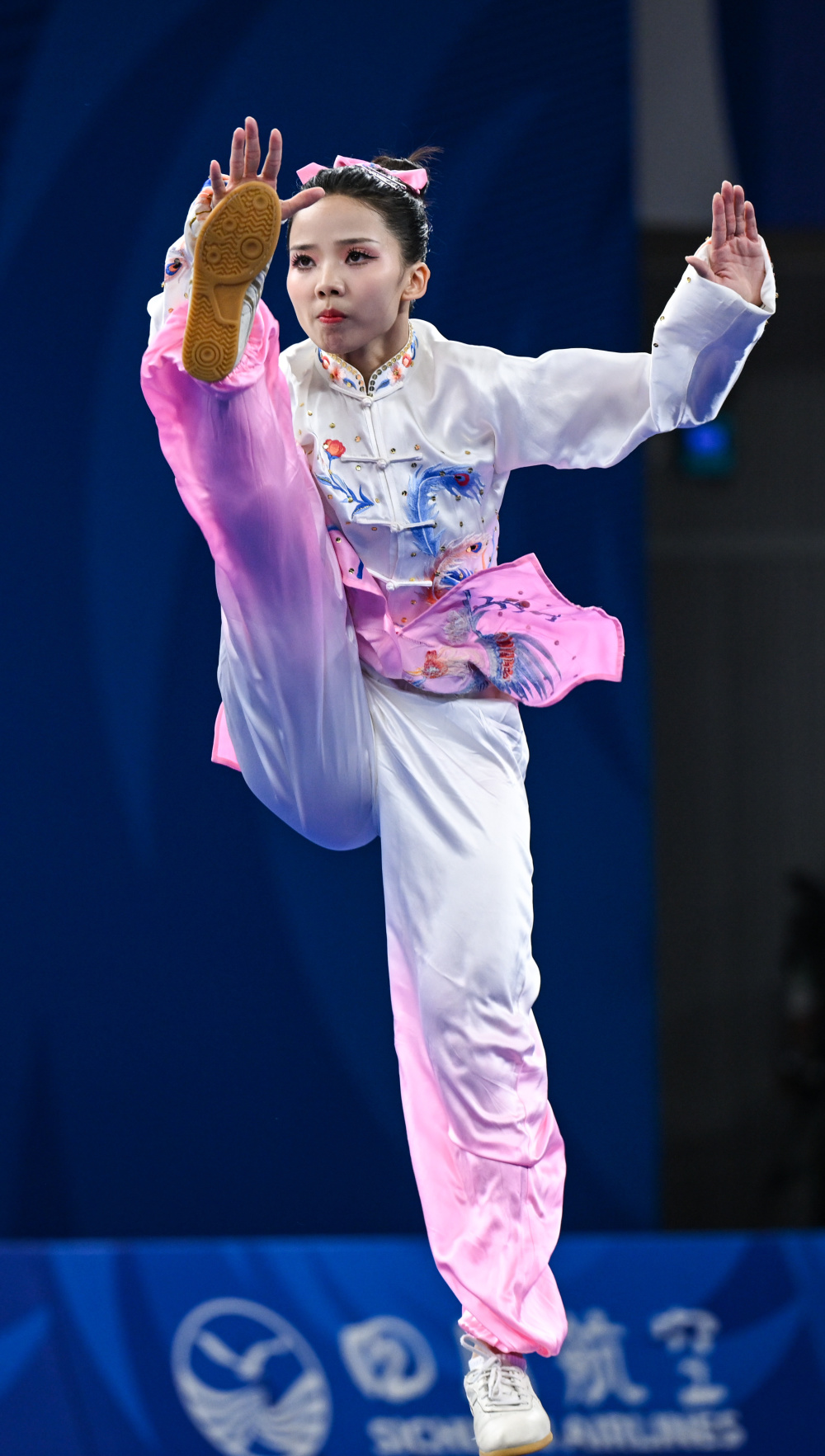 成都大运会武术女子太极拳中国选手陈小丽夺金