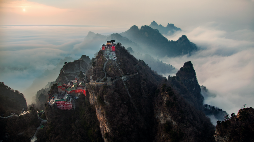 黄山 图/吴春晖▲武夷山国家公园 图/黄海"保护世界遗产,建设美丽