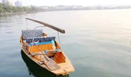 选画舫仍是手划船，想自己划可以吗？杭州西湖游船宝典来了