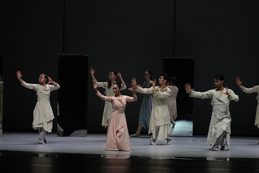 组图舞剧青衣在京上演王亚彬用舞姿讲述中国故事