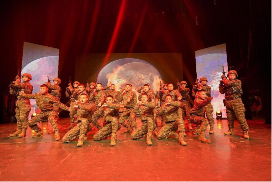 武警张家界支队举办军民联欢迎新年文艺晚会