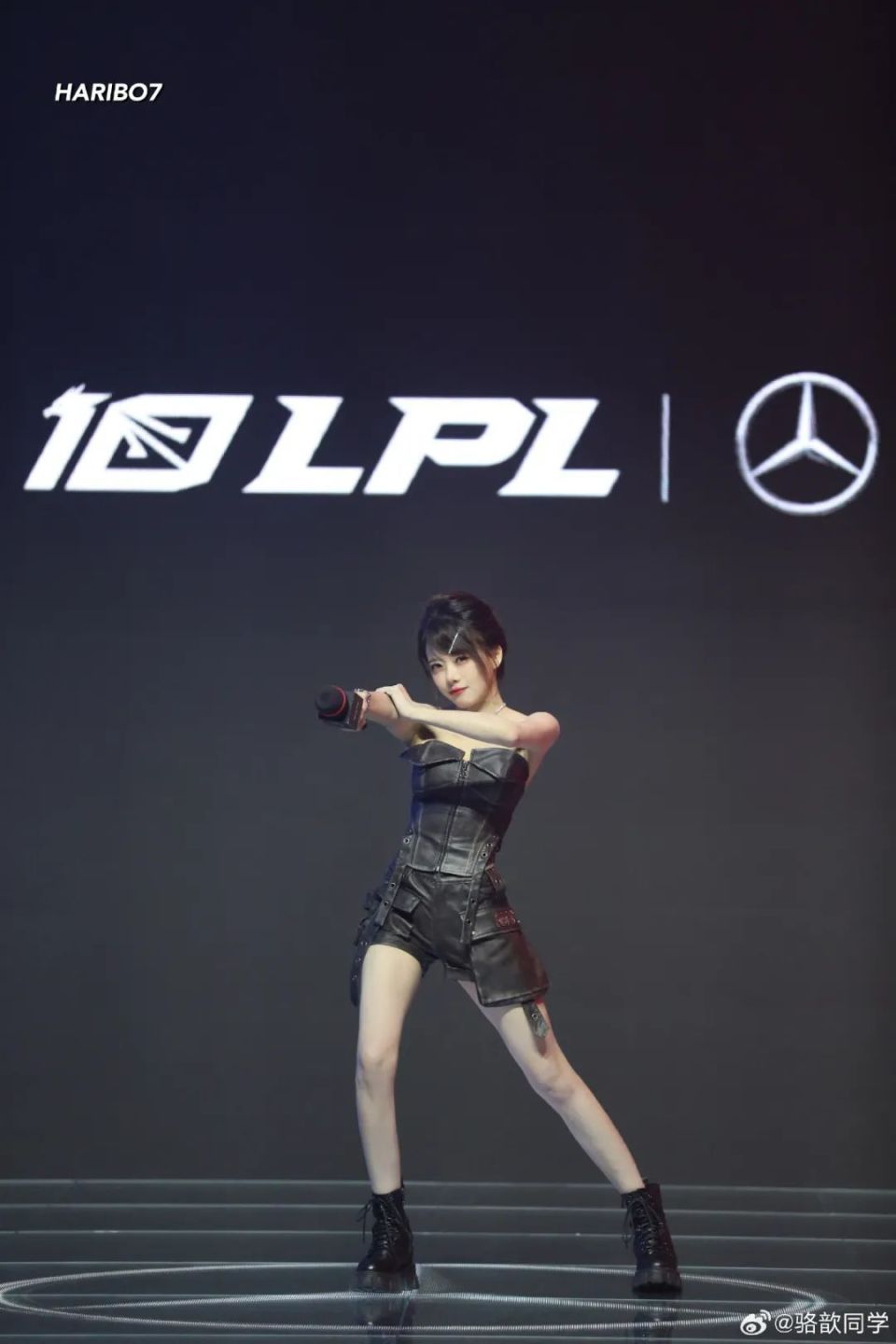 【lpl老婆】骆歆常规赛收官战,必须摆出最帅的pose_腾讯新闻