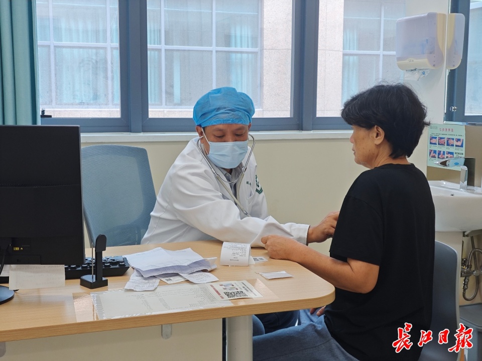 武汉试点“复诊0元号”，在同一专科就诊，一次挂号最长管7天_腾讯新闻