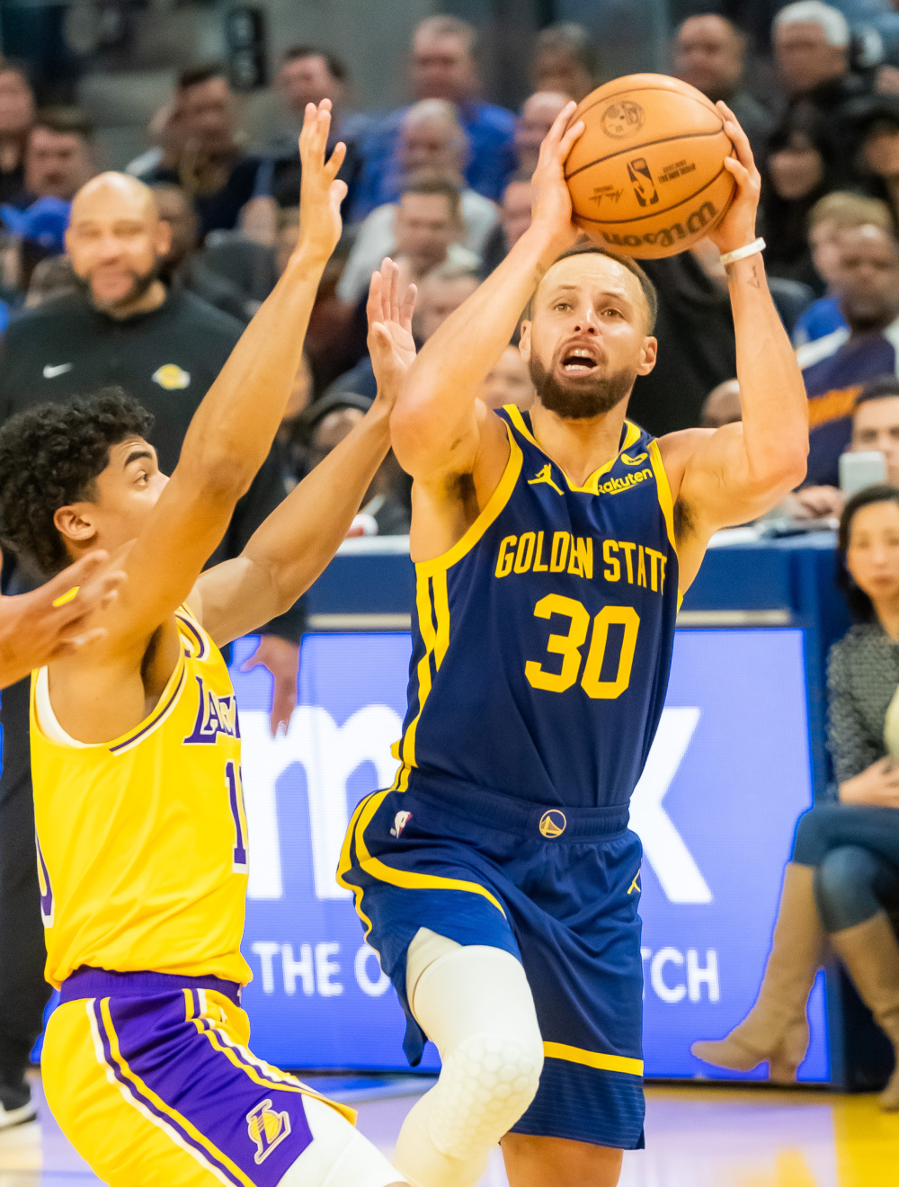 篮球——nba常规赛:勇士胜湖人_腾讯新闻