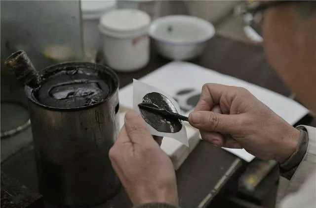 戴晓觉膏药制作技艺:怀匠心 践匠行