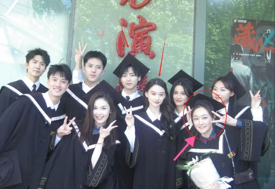 值得注意的是,孙艳大学就读于北京电影学院,与焉栩嘉,夏梦是同学,有