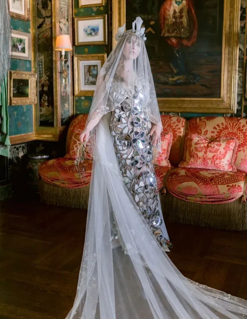 25岁成亿万富婆,穿360万海盗爷高定出嫁的她离婚了?