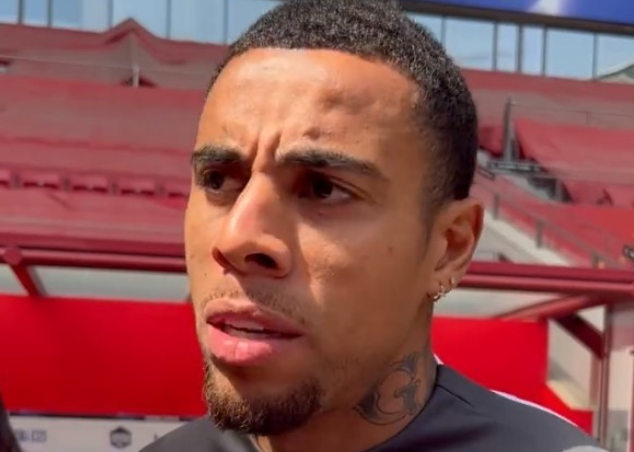 3轮0进球巴西新援锋霸加盟上港后沦为水货恐被李圣龙取而代之