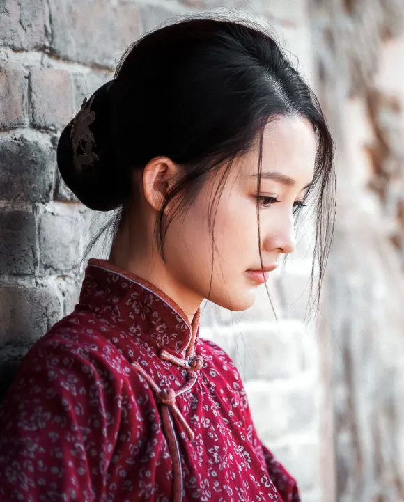 李沁演技太用力,《白鹿原》之后演《人生之路》,最大问题在哪里_腾讯