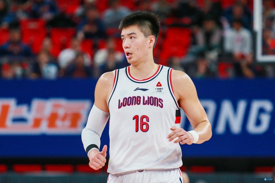 直播吧2月3日讯 cba常规赛,广州125-98大胜四川.