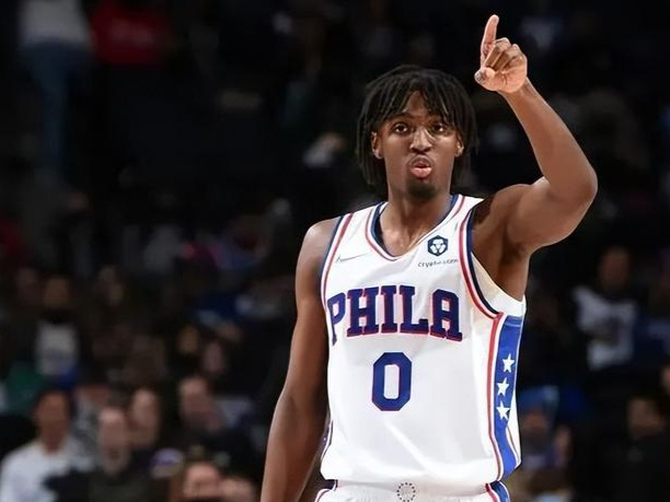 19分全联盟都被骗了多亏恩比德狂轰32分成了他的遮羞布