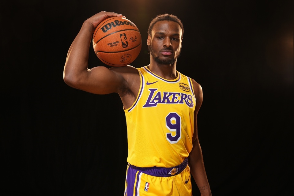 2,魔术师回应华子言论此前,爱德华兹称过去的球星只有乔丹又技术,他的